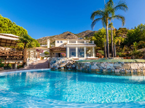 Villa for sale in Mijas