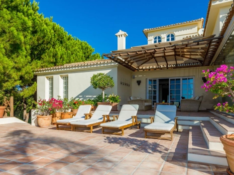 Villa for sale in Mijas
