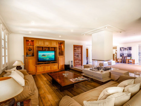 Villa for sale in Mijas
