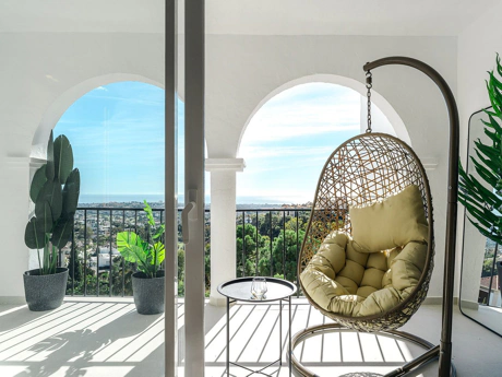 Apartment for sale in Benahavis