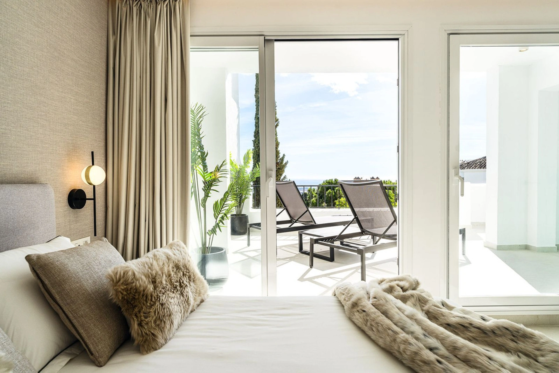 Apartment for sale in Benahavis