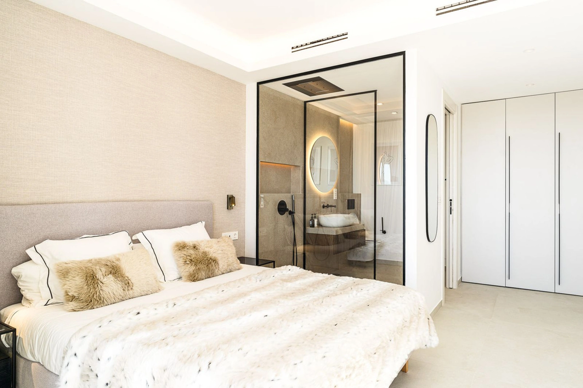 Apartment for sale in Benahavis