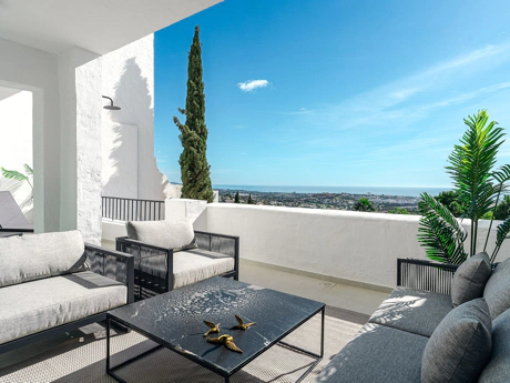 Apartment for sale in Benahavis