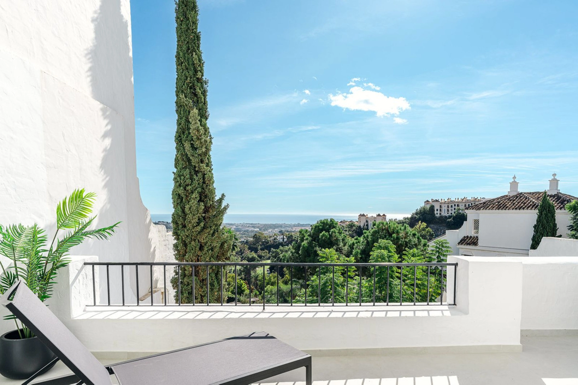 Apartment for sale in Benahavis