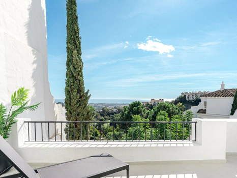 Apartment for sale in Benahavis