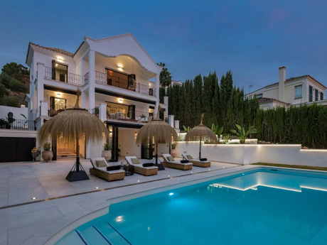 Villa for sale in Benahavis