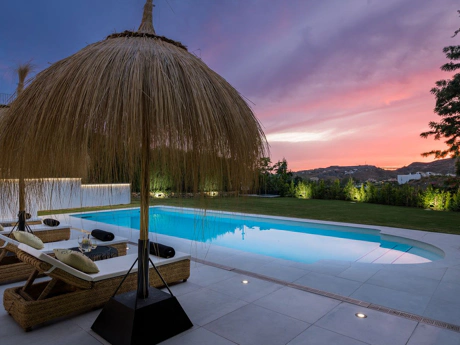 Villa for sale in Benahavis