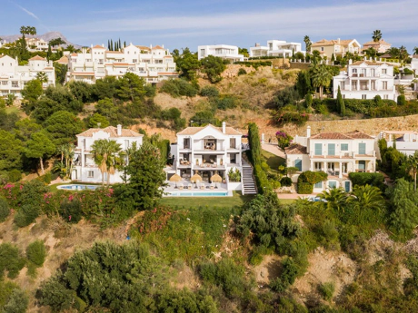 Villa for sale in Benahavis