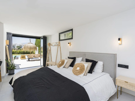 Villa for sale in Benahavis