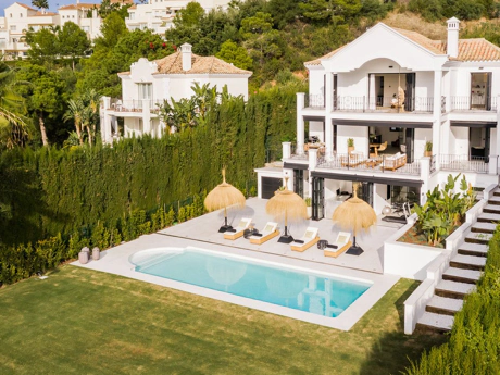 Villa for sale in Benahavis