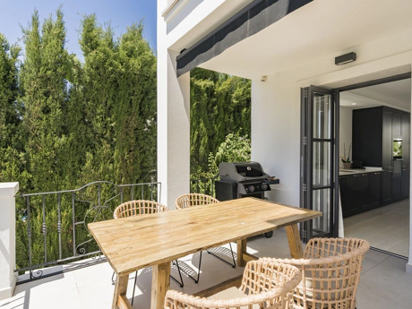 Villa for sale in Benahavis