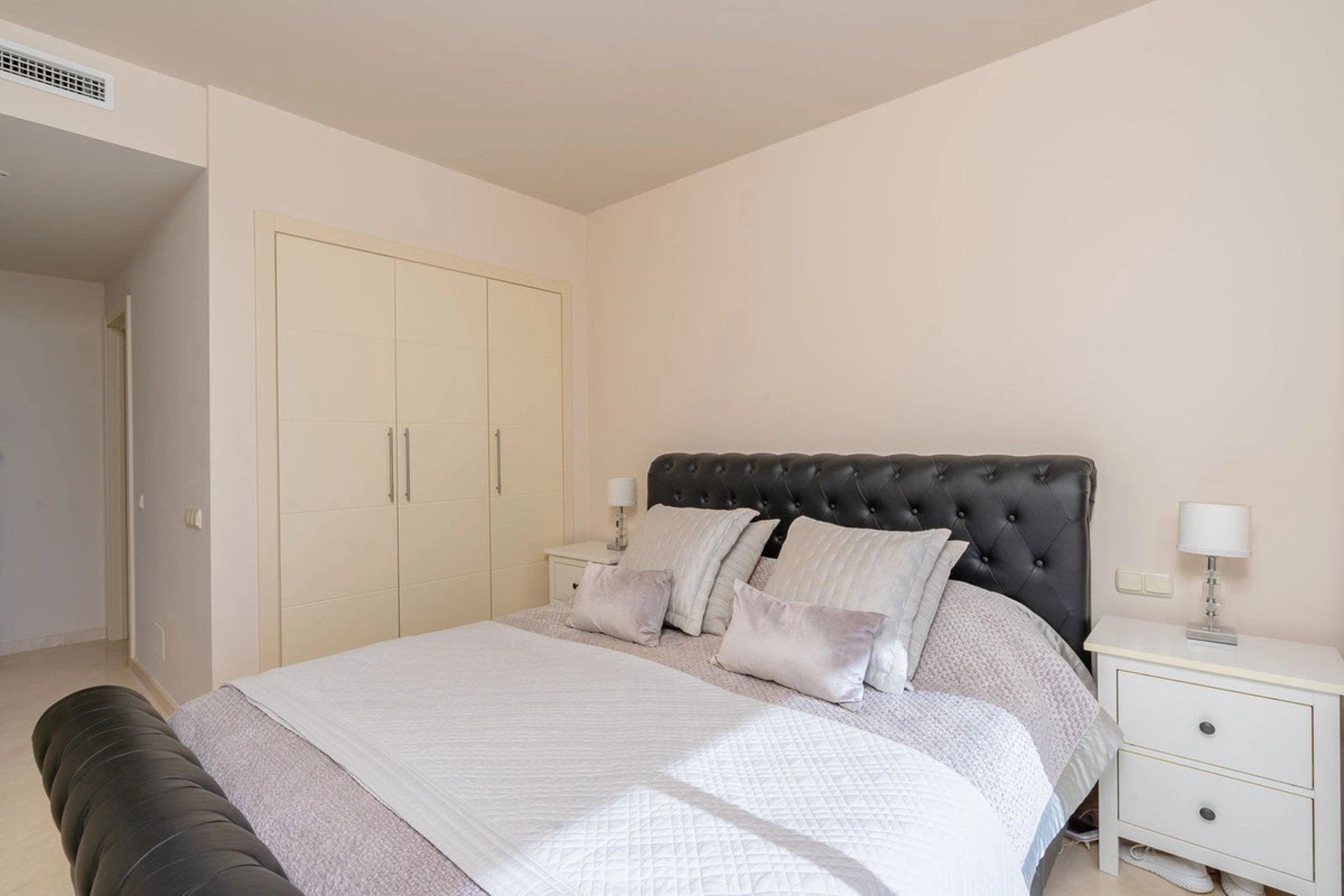 Penthouse for sale in Estepona