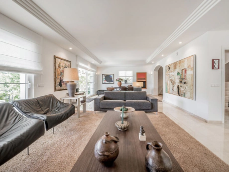 Villa for sale in Benahavis