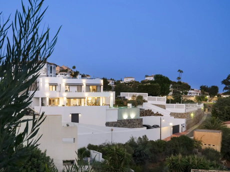 Villa for sale in Fuengirola