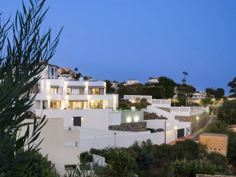 Villa for sale in Fuengirola