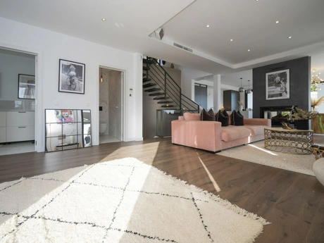 Villa for sale in Fuengirola
