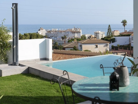 Villa for sale in Fuengirola