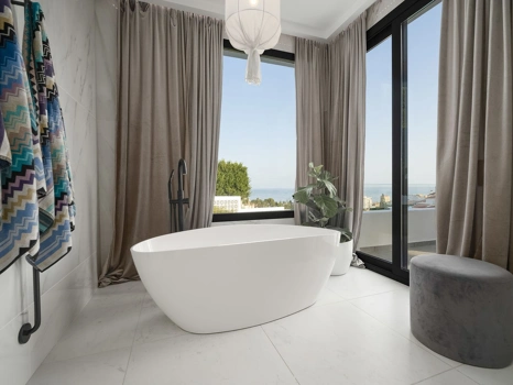 Villa for sale in Fuengirola