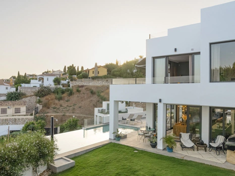 Villa for sale in Fuengirola