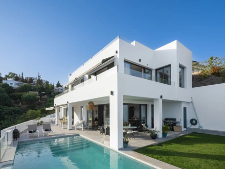 Villa for sale in Fuengirola