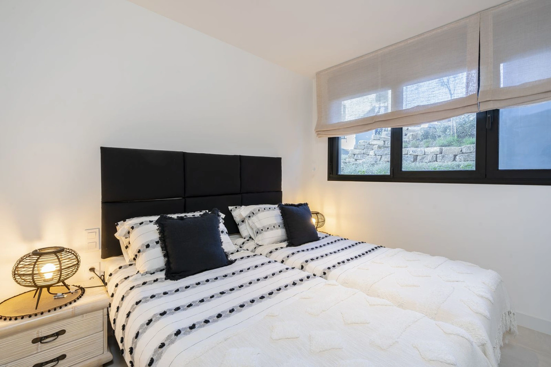 Ground Floor Apartment for sale in New Golden Mile, Estepona East