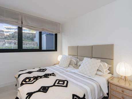Ground Floor Apartment for sale in New Golden Mile, Estepona East