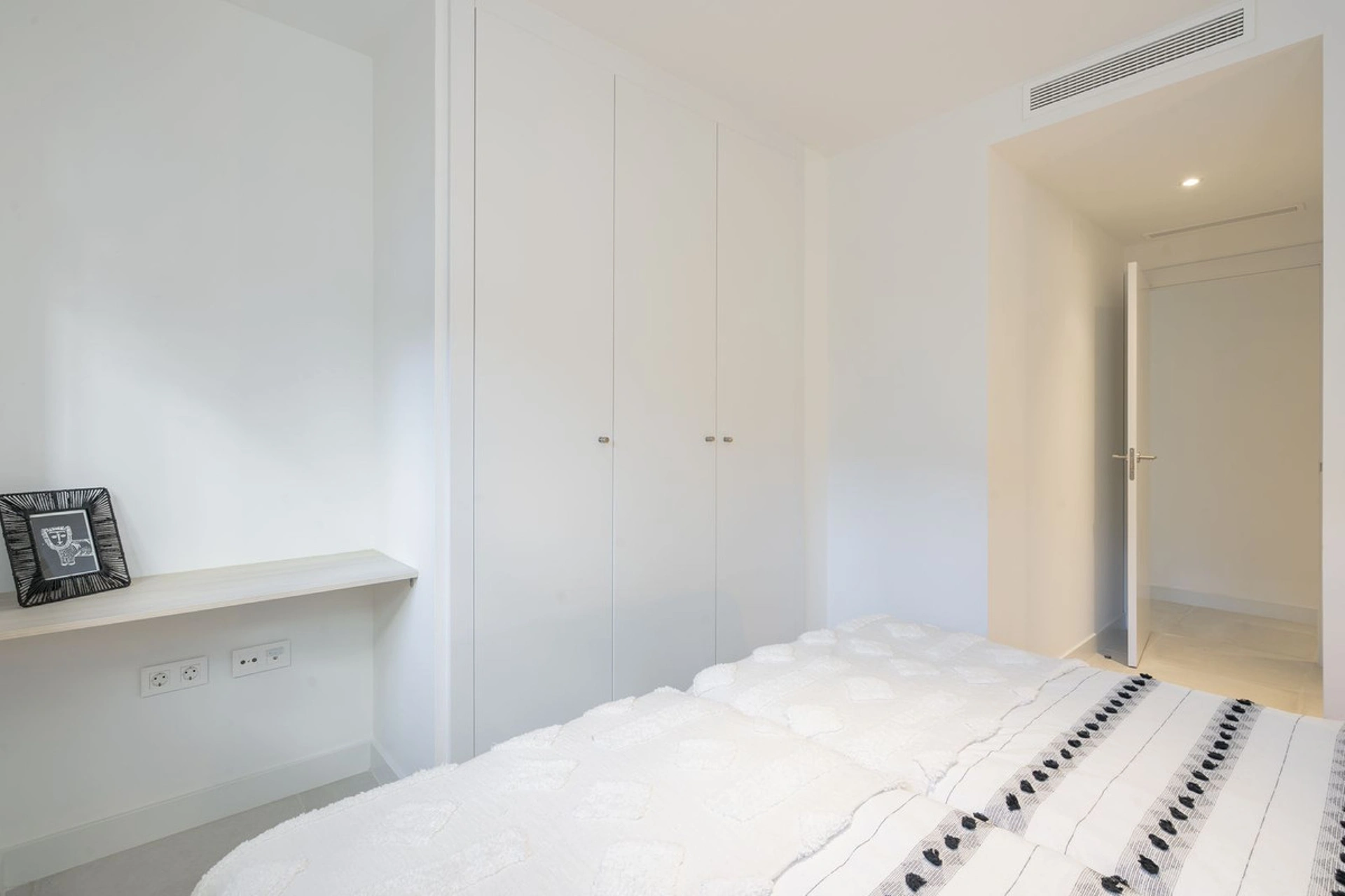 Ground Floor Apartment for sale in New Golden Mile, Estepona East