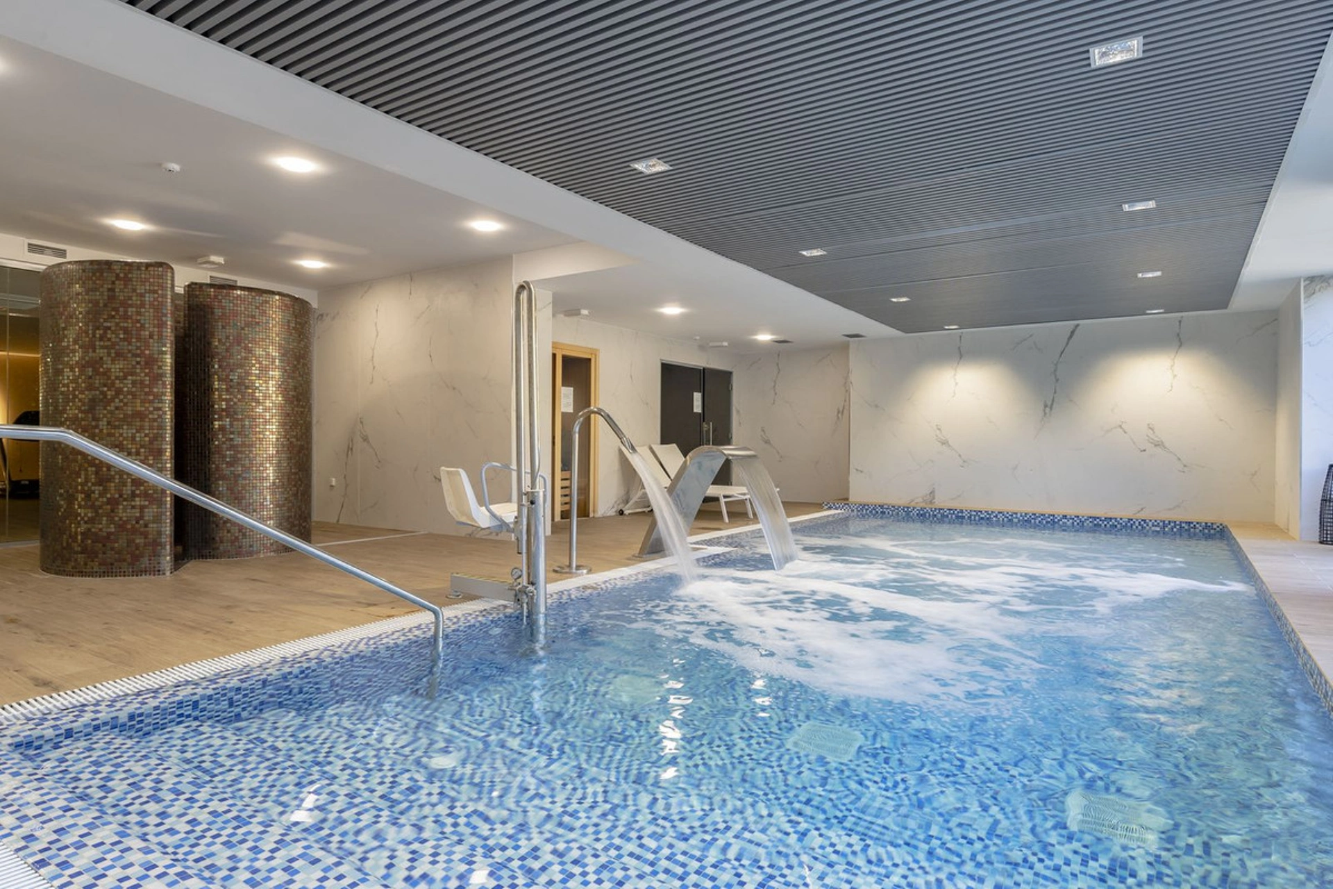 Ground Floor Apartment for sale in New Golden Mile, Estepona East