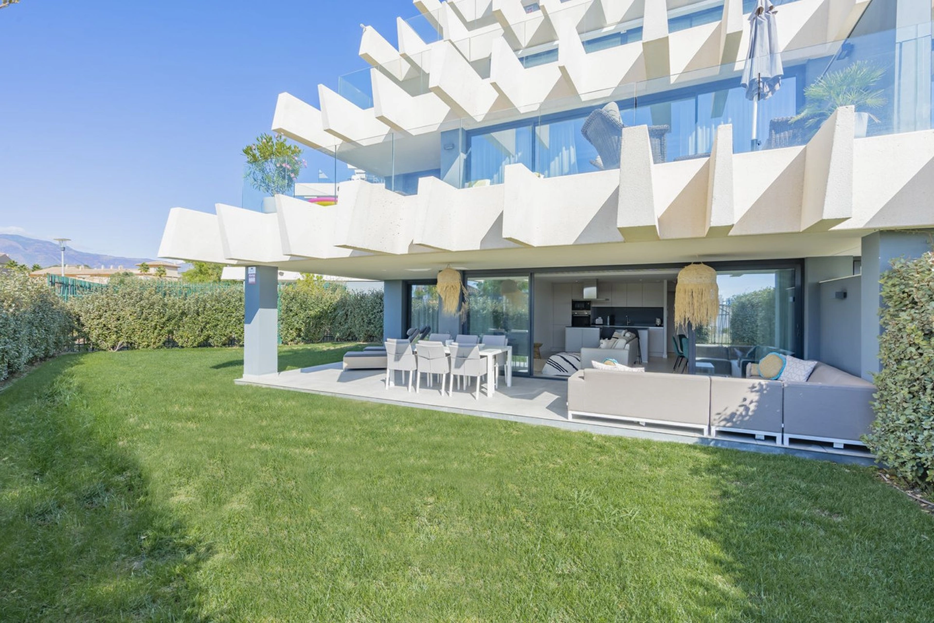 Ground Floor Apartment for sale in New Golden Mile, Estepona East