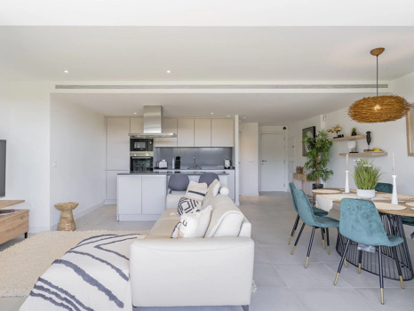 Ground Floor Apartment for sale in New Golden Mile, Estepona East