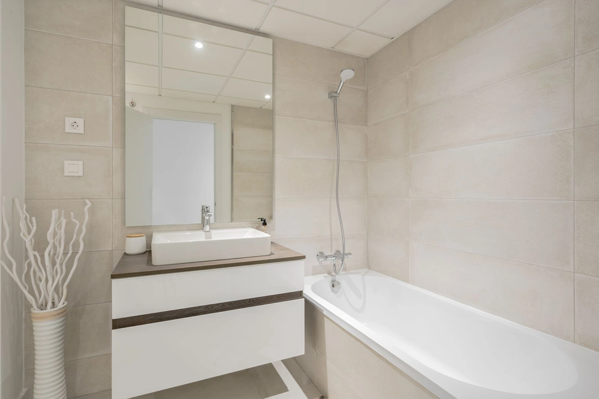 Ground Floor Apartment for sale in New Golden Mile, Estepona East
