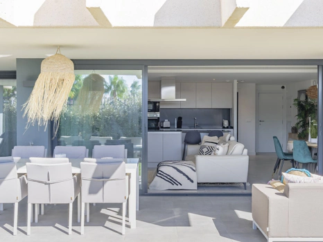 Ground Floor Apartment for sale in New Golden Mile, Estepona East