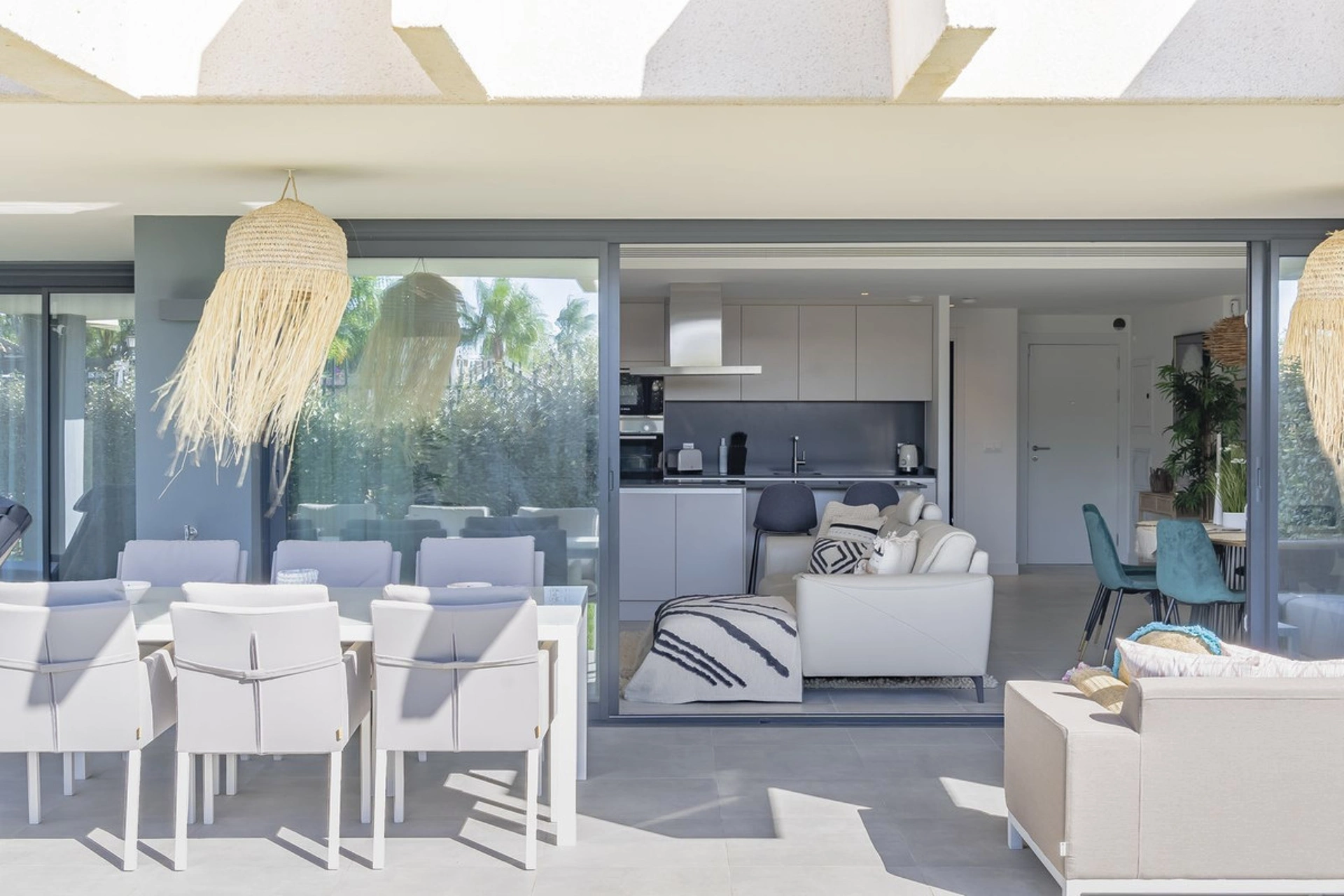 Ground Floor Apartment for sale in New Golden Mile, Estepona East