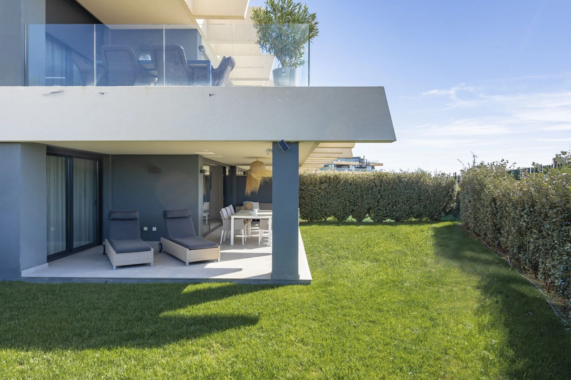 Ground Floor Apartment for sale in New Golden Mile, Estepona East