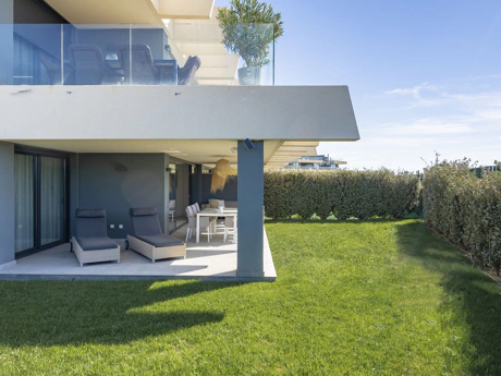 Ground Floor Apartment for sale in New Golden Mile, Estepona East