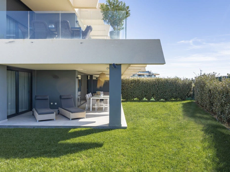 Ground Floor Apartment for sale in New Golden Mile, Estepona East