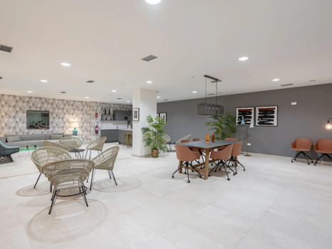 Ground Floor Apartment for sale in New Golden Mile, Estepona East