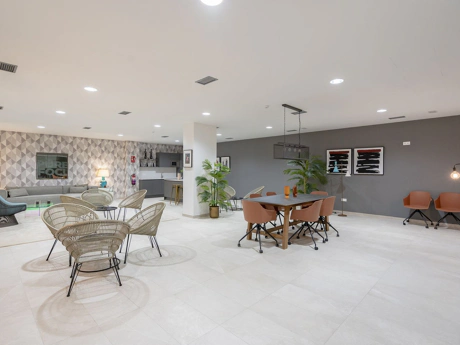 Ground Floor Apartment for sale in New Golden Mile, Estepona East
