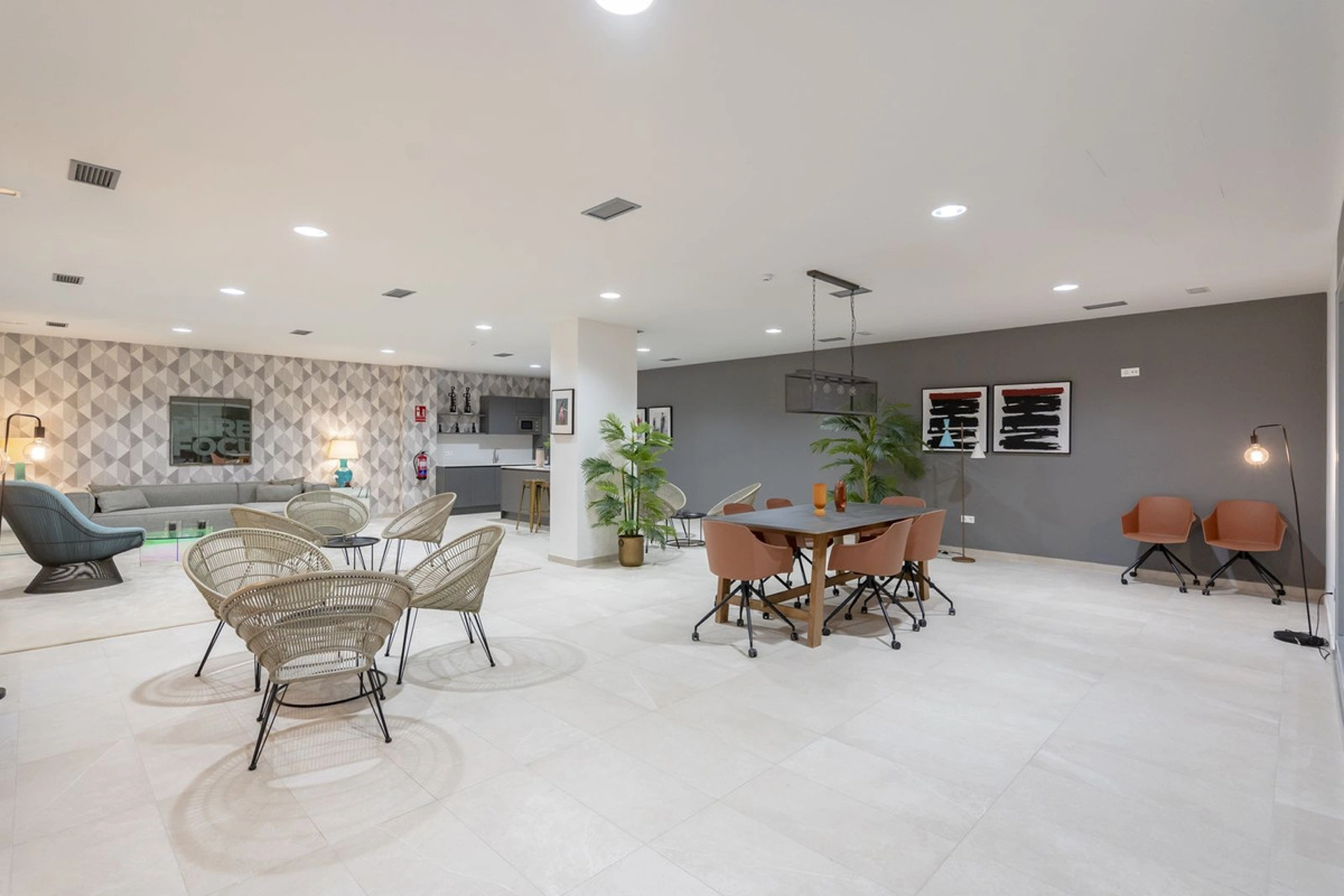 Ground Floor Apartment for sale in New Golden Mile, Estepona East
