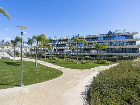 Ground Floor Apartment for sale in New Golden Mile, Estepona East