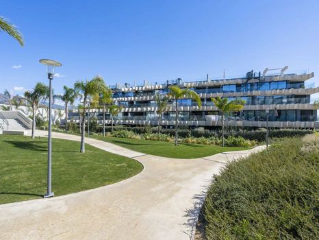 Ground Floor Apartment for sale in New Golden Mile, Estepona East