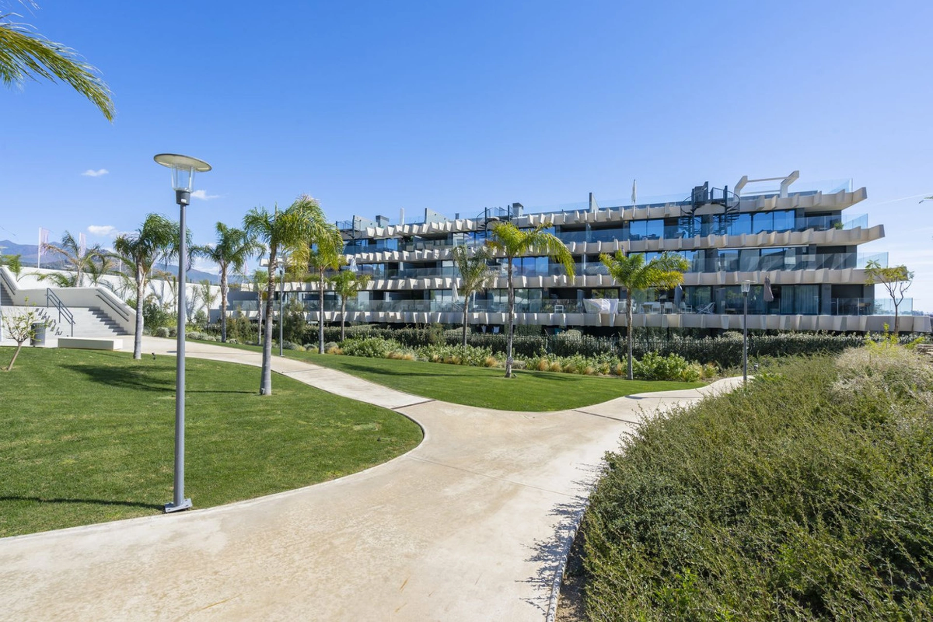 Ground Floor Apartment for sale in New Golden Mile, Estepona East