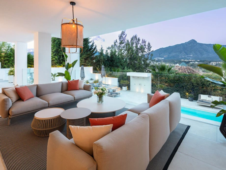 Villa for sale in Nueva Andalucia, Marbella