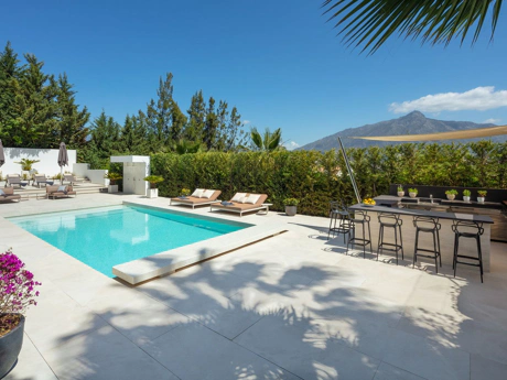 Villa for sale in Nueva Andalucia, Marbella