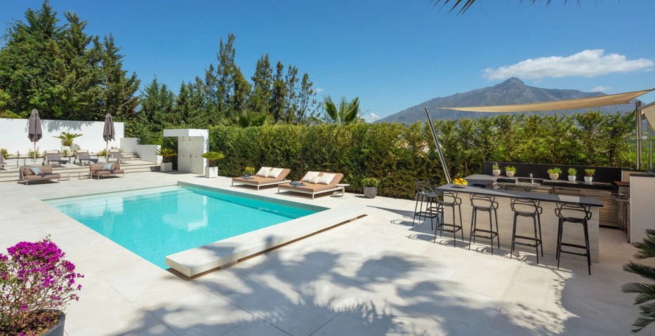 Villa for sale in Nueva Andalucia, Marbella