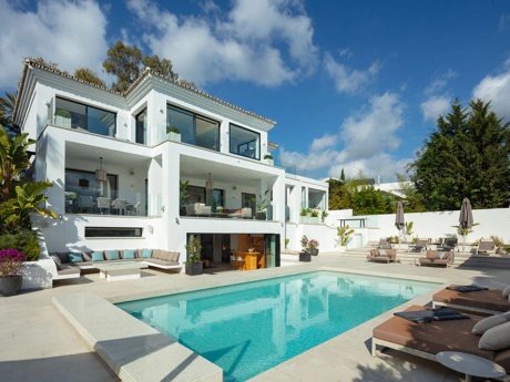 Villa for sale in Nueva Andalucia, Marbella