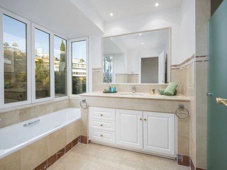 Villa for sale in Marbella
