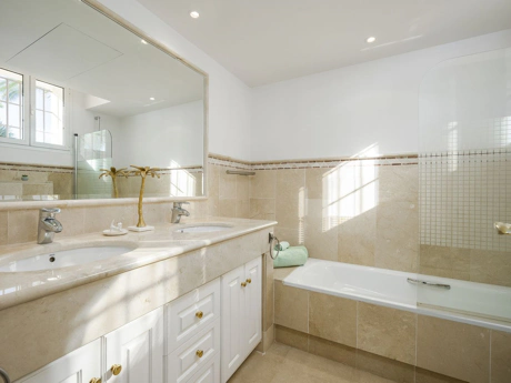 Villa for sale in Marbella