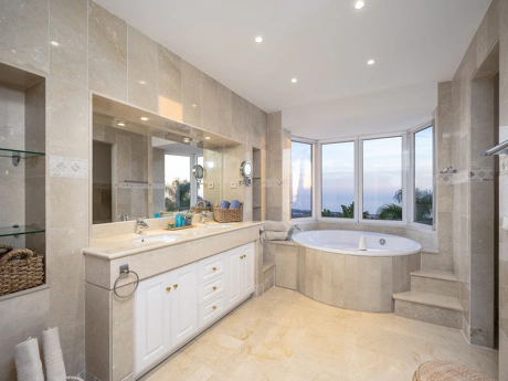 Villa for sale in Marbella