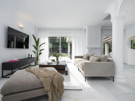 Villa for sale in Nueva Andalucia, Marbella